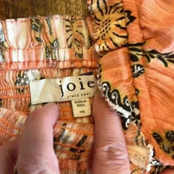 Joie | Peach Floral Print Smocked Cropped Blouse with Puff Sleeves - Picture 5 of 6